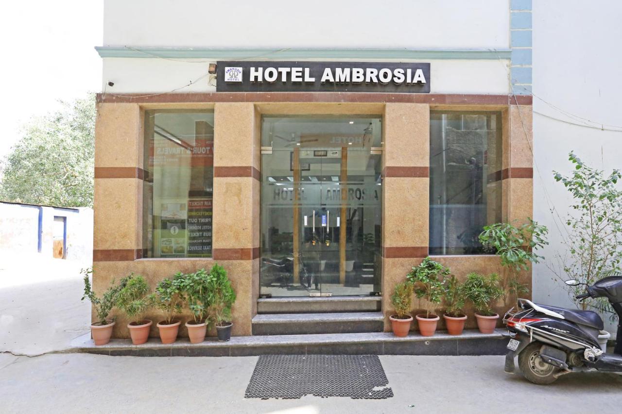 Hotel Ambrosia - A Boutique Hotel Нью-Дели Экстерьер фото