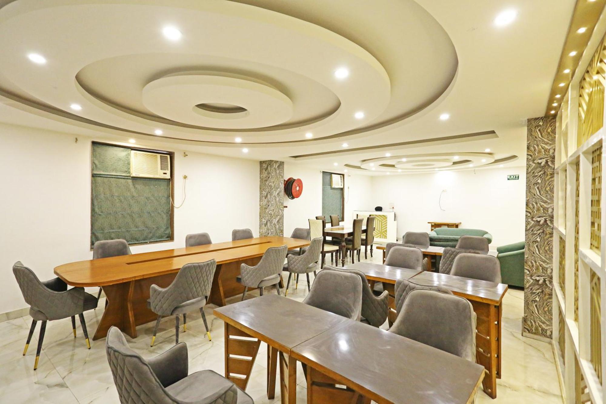 Hotel Ambrosia - A Boutique Hotel Нью-Дели Экстерьер фото