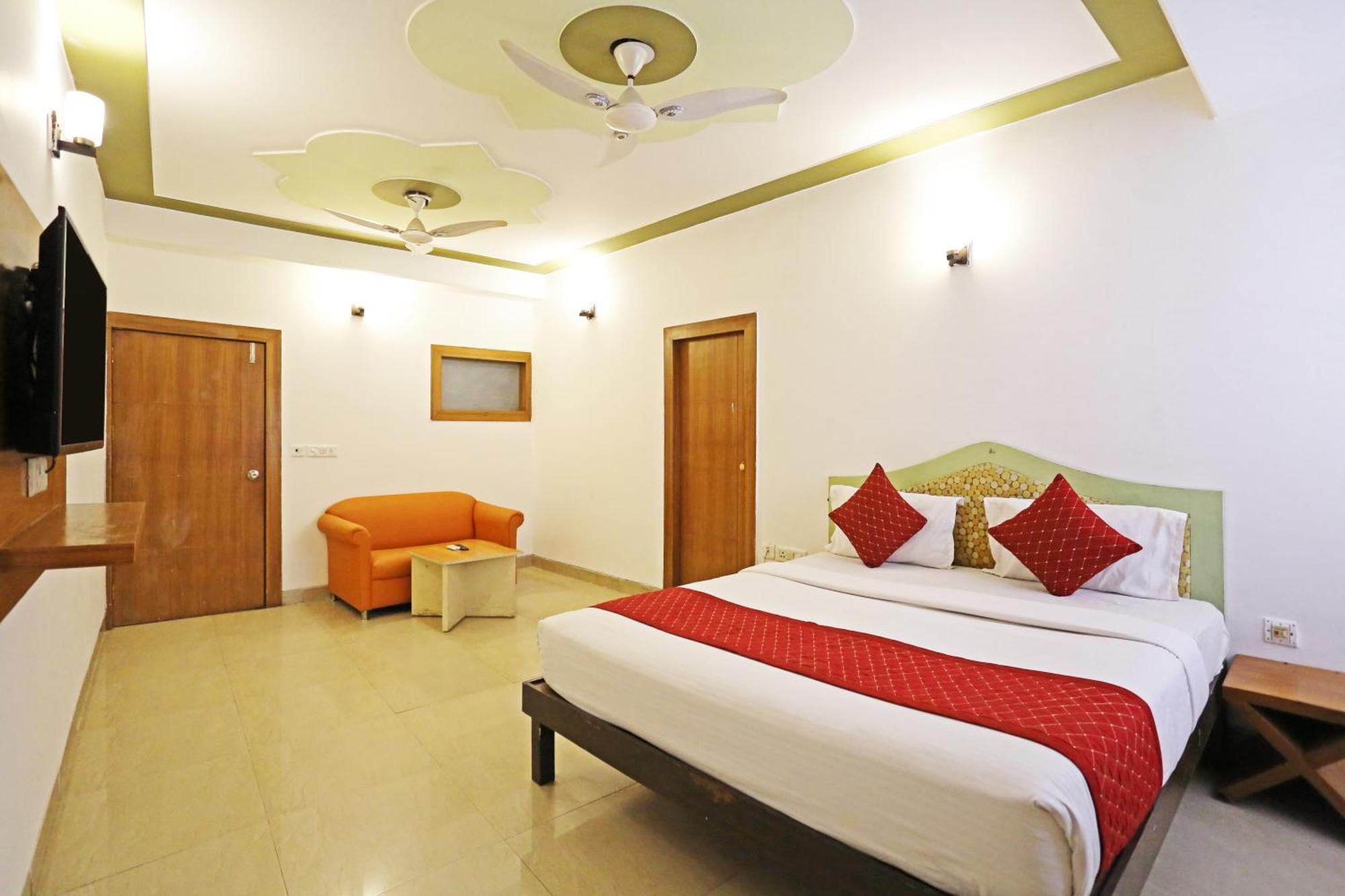 Hotel Ambrosia - A Boutique Hotel Нью-Дели Экстерьер фото